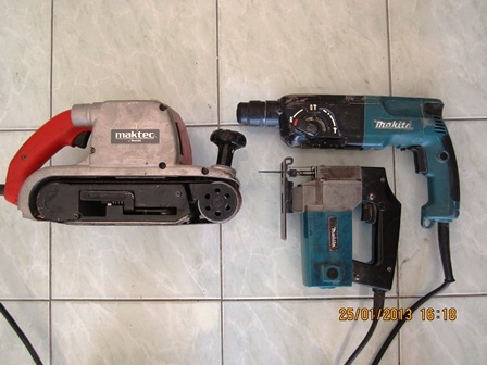 สว่านกับจิ๊กซอว์Makita,เครื่องขัดการะดาษทรายMaktec