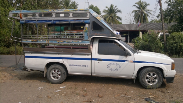 ขายรถกระบะ NISSAN BIG M เกียร์ธรรมดา เครื่องSR20 พึ่งวางได้เดือนเดียว ลงเล่มแล้ว