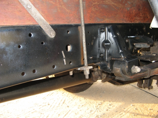 ขาย 6 ล้อ อีซูซุ NKR 130 แรง ยาว 4.30  ม. ปี 2007 สภาพเดิม ๆ สวยจัดกว่า 90\% เครื่องแน่น คัสซีสวยกิ๊ป สนใจชมรถก่อนได้ครับ