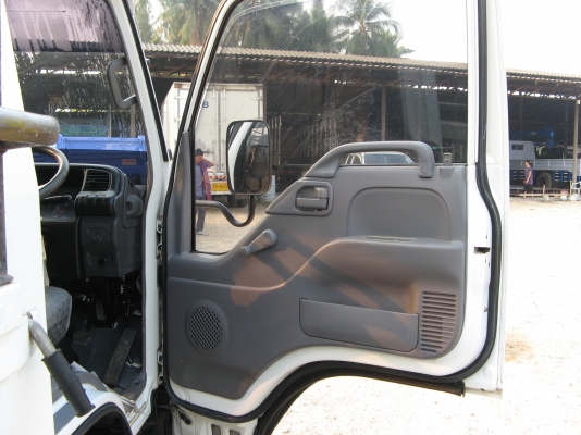 ขาย 6 ล้อ อีซูซุ NKR 130 แรง ยาว 4.30  ม. ปี 2007 สภาพเดิม ๆ สวยจัดกว่า 90\% เครื่องแน่น คัสซีสวยกิ๊ป สนใจชมรถก่อนได้ครับ