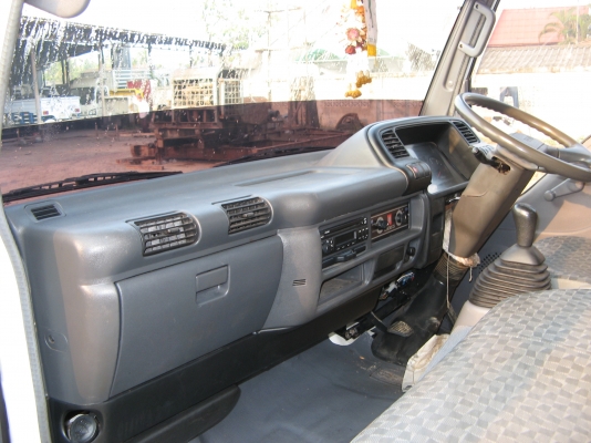 ขาย 6 ล้อ อีซูซุ NKR 130 แรง ยาว 4.30  ม. ปี 2007 สภาพเดิม ๆ สวยจัดกว่า 90\% เครื่องแน่น คัสซีสวยกิ๊ป สนใจชมรถก่อนได้ครับ