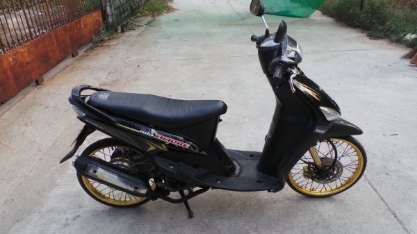 ขายด่วน Mio ปี 50 เครืองดีมาก 13500 คับ ขายด่วน Mio ปี 50 เครืองดีมาก 13500 คับ