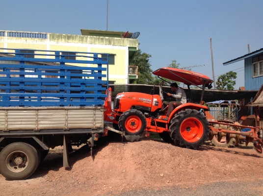 ปัญญาแทรคเตอร์มาแล้ว... คูโบต้า L3608 พร้อมใบมีดคานล่างFD163F โรตาลี่ตราช้าง พร้อมส่งทั่วไทยครับ จัดส่ง อ.คลองลาน จ.กำแพงเพชร