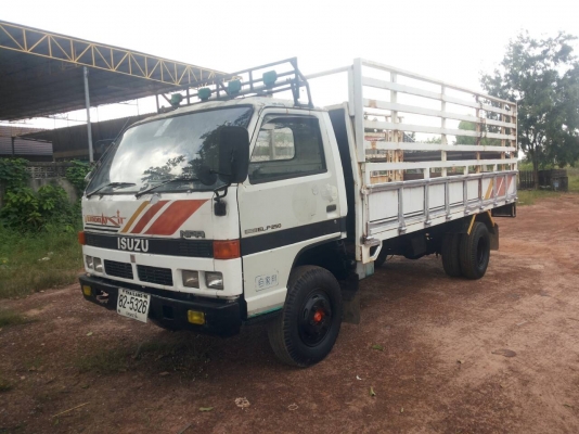 ขายด่วนรถหกล้อ อีซูซุ 115 แรง 5 เมตร หน้า หลัง เฟืองเอฟ