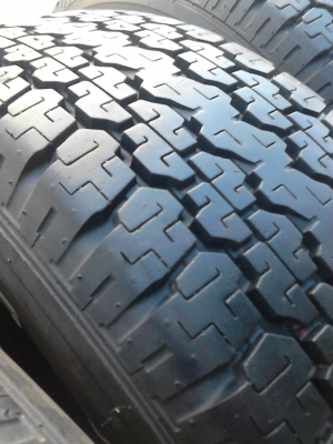 245/70R16 BRIDGESTONE DUELER H/T 689  ชุด 4 เส้น ไม่มีปะทุกเส้น ใช้งานน้อย ดอกเต็มแบบยางใหม่ทุกเส้น TEL.081-427-3941
