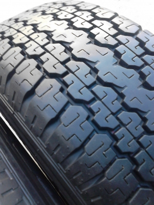 245/70R16 BRIDGESTONE DUELER H/T 689  ชุด 4 เส้น ไม่มีปะทุกเส้น ใช้งานน้อย ดอกเต็มแบบยางใหม่ทุกเส้น TEL.081-427-3941