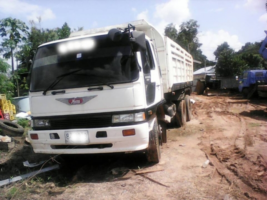 **780,000 บ.ต่อรอง**ขาย10ล้อ2เพลาดั้ม HINO F18 FM187LA HO7C-185HP วางหัวไฮเทค(ยังไม่ลง) เครื่องเดิมเกียร์เดิม HO7C-185แรง เครื่องดี แน่นดี แรง เกียร์ดีไม่หลุด ช่วงล่างเดิม สโลวเดิม คัสซีดี ไม่ปะไม่ดาม กระบะดั้มเหล็ก KAC สภาพดี พื้นดี ข้างดี ไม่ผุ หัวเก๋งส