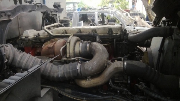 รถฮีโน่ 6 ล้อ ตู้เย็น 260 แรงม้า. ปี 49 สนใจติดต่อ 081 - 6079515 รถฮีโน่ 6 ล้อ ตู้เย็น 260 แรงม้า. ปี 49 สนใจติดต่อ 081 - 6079515