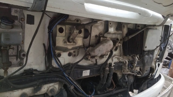 รถฮีโน่ 6 ล้อ ตู้เย็น 260 แรงม้า. ปี 49 สนใจติดต่อ 081 - 6079515 รถฮีโน่ 6 ล้อ ตู้เย็น 260 แรงม้า. ปี 49 สนใจติดต่อ 081 - 6079515