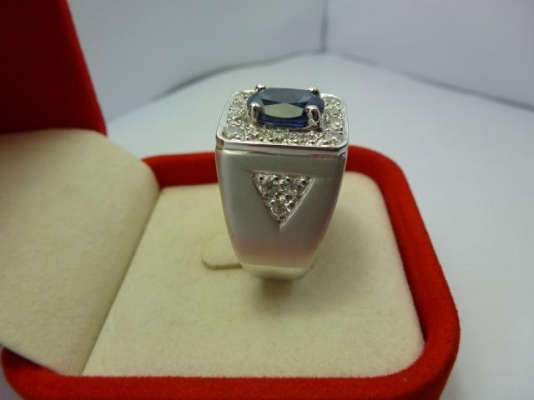 แหวนเงินแท้พลอยไพลินสังเคราะห์