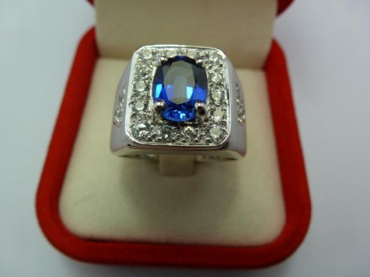 แหวนเงินแท้พลอยไพลินสังเคราะห์