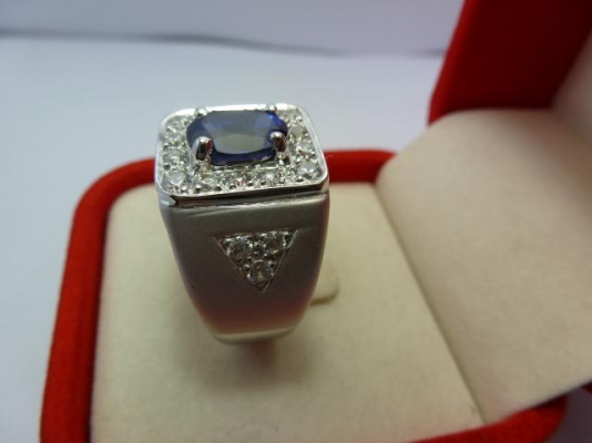 แหวนเงินแท้พลอยไพลินสังเคราะห์