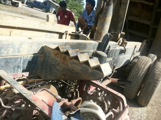 รถบรรทุก ISUZU 10 ล้อใหญ่ รุ่นFVZ12MY ปี 2535 2 เพลา ดั๊มพ์ได้ ราคา 560,000 บ.