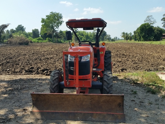 ขายรถไถคูโบต้า KUBOTA  L 4708 (4WD)  2 เพลา  สีเดิมๆจากโรงงาน