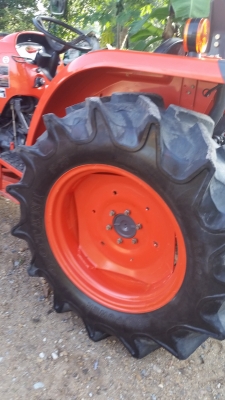 ขายรถไถคูโบต้า KUBOTA  L 4708 (4WD)  2 เพลา  สีเดิมๆจากโรงงาน