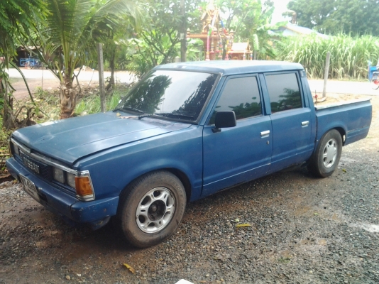 ขายนิสัน4ประตูเครื่องดีเซลรถพร้อมใช้ แอรเย็นคับเอกสารพร้อมโอน ขายนิสัน4ประตูเครื่องดีเซลรถพร้อมใช้ แอรเย็นคับเอกสารพร้อมโอน