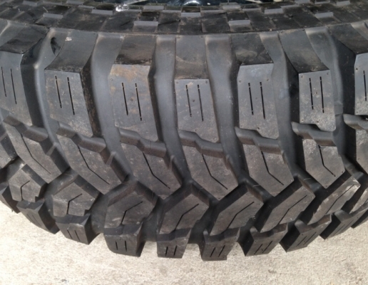 ขายยาง MAXXIT 40 นิ้ว พร้อมล้อ  ยังไม่เคยลงพื้น ใหม่มากๆ สวยๆ สูงๆ หล่อๆ โหดๆ