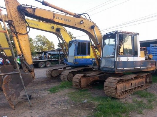 ขายแบคโคKOMATSU 120-3 เครื่องเดิม ปั้มเดิม เอวแน่น ไม่โหลด ทำงานเร็ว บูมอาร์มดี มีอุปกรณ์ครอบเครื่อง สภาพพร้อมใช้งาน สนใจโทร 090-8588220คุณนะ ID:narong498 หรือ www.truck.in.th/498 FB:ณรงค์ ซื้อขายรถมือสอง