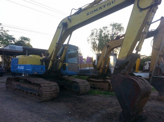 ขายแบคโคKOMATSU 200-3 เครื่องเดิม ปั้มเดิม เอวแน่น ไม่โหลด ทำงานเร็ว บูมอาร์มดี โซ่ดี สภาพพร้อมใช้งาน สนใจโทร 090-8588220คุณนะ ID:narong498 หรือ www.truck.in.th/498 FB:ณรงค์ ซื้อขายรถมือสอง