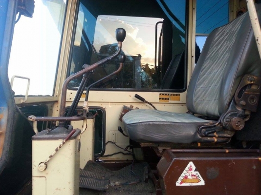 ขายแบคโคKOMATSU 200-3 เครื่องเดิม ปั้มเดิม เอวแน่น ไม่โหลด ทำงานเร็ว บูมอาร์มดี โซ่ดี สภาพพร้อมใช้งาน สนใจโทร 090-8588220คุณนะ ID:narong498 หรือ www.truck.in.th/498 FB:ณรงค์ ซื้อขายรถมือสอง