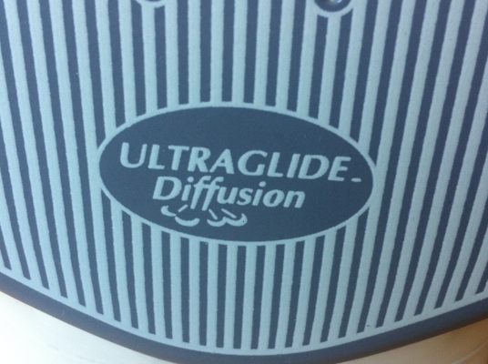 เตารีดไอน้ำ T-FALและ TOSHIBA ตัวใหญ่ได้มาจากญี่ปุ่น ใช้งานไอน้ำเพื่อให้รีดง่ายขึ้น