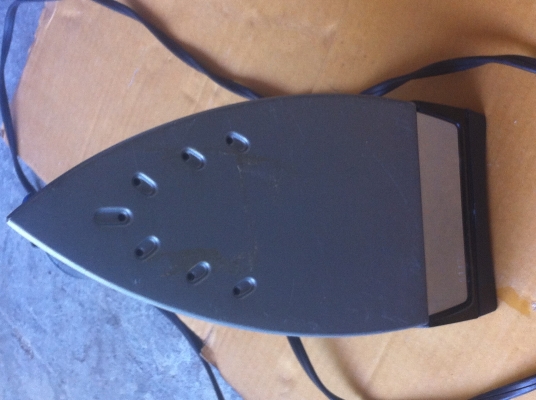 เตารีดไอน้ำ T-FALและ TOSHIBA ตัวใหญ่ได้มาจากญี่ปุ่น ใช้งานไอน้ำเพื่อให้รีดง่ายขึ้น