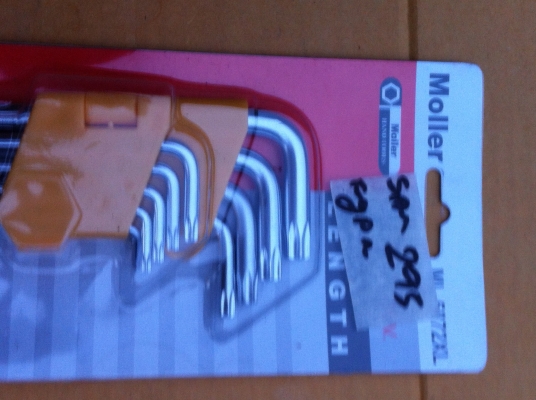 ประแจดาว MOLLER รุ่น มม. ก้านยาวมีห้วดาวสองด้านพร้อมซองพลาสติกเสียบเก็บ