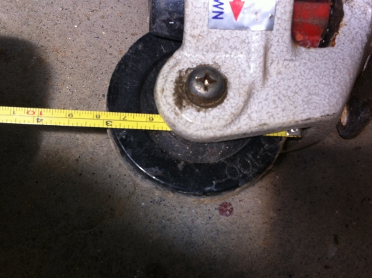 ล้อยี้ห้อ FOOT MASTER ขนาดเฉพาะตัวล้อ 3 นิ้ว ใส่เครื่อง โต๊ะ หรือชิ้นงานอื่นที่ต้องรับน้ำหนักมากๆ