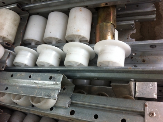 ชุดรางล้อเลื่อน นำไปทำชุดลำเลียงชิ้นงานได้เลย สภาพใหม่มีความยาวหลายแบบขายที่ 80 บาทต่อความยาว 1 ฟุต