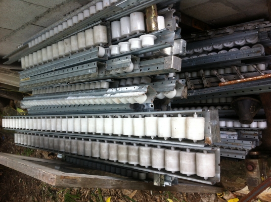 ชุดรางล้อเลื่อน นำไปทำชุดลำเลียงชิ้นงานได้เลย สภาพใหม่มีความยาวหลายแบบขายที่ 80 บาทต่อความยาว 1 ฟุต