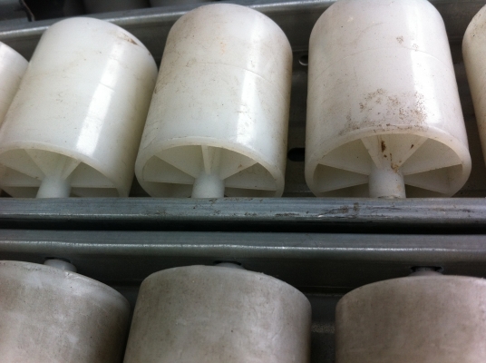 ชุดรางล้อเลื่อน นำไปทำชุดลำเลียงชิ้นงานได้เลย สภาพใหม่มีความยาวหลายแบบขายที่ 80 บาทต่อความยาว 1 ฟุต