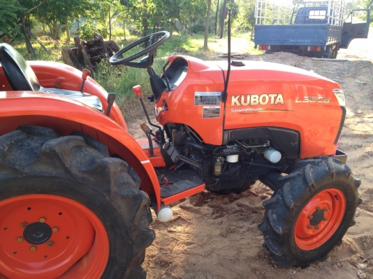 ขายคูโบต้ามือ 2 รุ่น L3608 4 WD 2 เพลาสีเดิมๆจากโรงงานพร้อมผานพรวน5 ตราช้างสภาพใหม่ ขายคูโบต้ามือ 2 รุ่น L3608 4 WD 2 เพลาสีเดิมๆจากโรงงานพร้อมผานพรวน5 ตราช้างสภาพใหม่