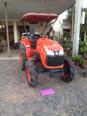 ขายคูโบต้ามือ 2 รุ่น L3608 4 WD 2 เพลาสีเดิมๆจากโรงงานพร้อมผานพรวน5 ตราช้างสภาพใหม่ ขายคูโบต้ามือ 2 รุ่น L3608 4 WD 2 เพลาสีเดิมๆจากโรงงานพร้อมผานพรวน5 ตราช้างสภาพใหม่