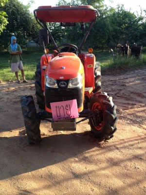 ขายคูโบต้ามือ 2 รุ่น L3608 4 WD 2 เพลาสีเดิมๆจากโรงงานพร้อมผานพรวน5 ตราช้างสภาพใหม่ ขายคูโบต้ามือ 2 รุ่น L3608 4 WD 2 เพลาสีเดิมๆจากโรงงานพร้อมผานพรวน5 ตราช้างสภาพใหม่