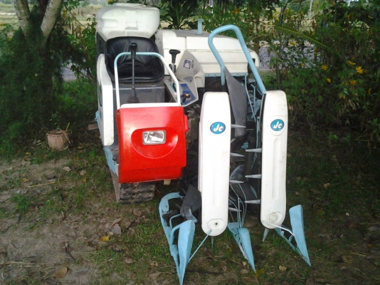 ขายรถเกี่ยวข้าวเล็กนั่งขับ sr j3