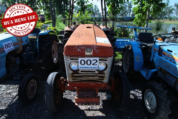 AUC 8 Code 002 แทรกเตอร์ ISEKI 2400 ราคา เริ่มต้นการประมูล 25,000 บาท