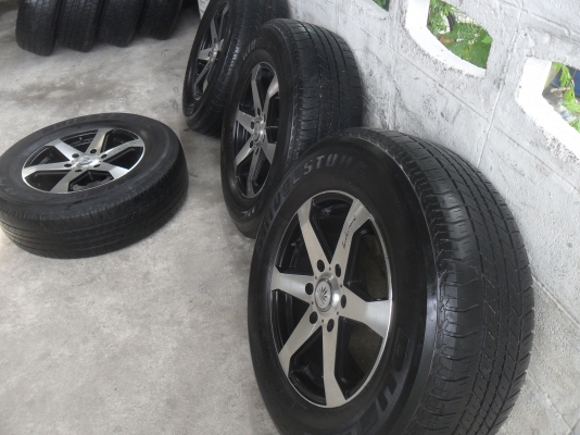 ล้อแม็ก 17นิ้ว 6รูพร้อมยาง สวยๆ 4 ล้อ ราคา 7300 บาท ล้อแม็ก 17นิ้ว 6รูพร้อมยาง สวยๆ 4 ล้อ ราคา 7300 บาท