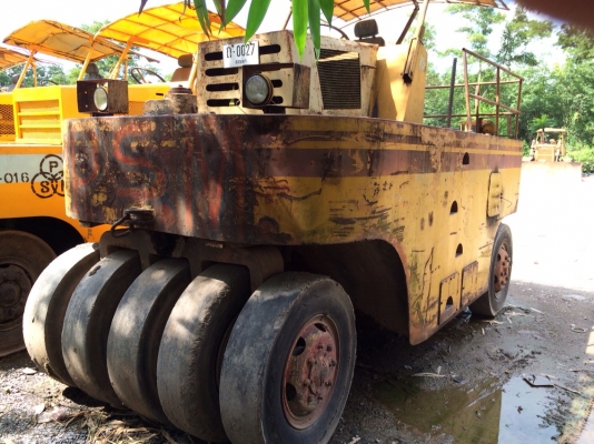 (ลงราคาผิด ขายแค่170000.)รถบดล้อยาง 11 ล้อKAWASAKI  KR-15 S/N0151 พร้อมใช้ เล่มทะเบียนพร้อม เครื่อง 145 แรง 6BB1....