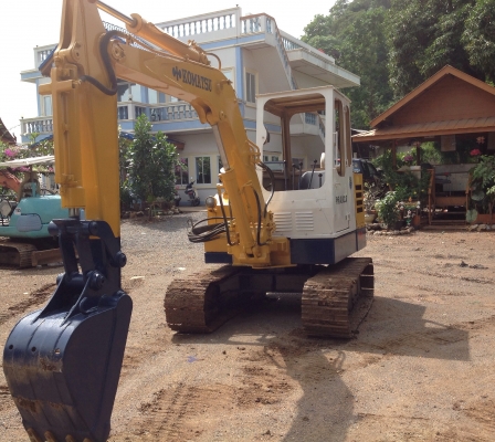 ขายรถแบ็คโฮKOMATZU PC-40รถเก่านอกมีเอกสารสภาพพร้อมใช้งาน(มีVDOให้ชม)สนใจติดต่อ085-5632278นายภานุกูล(เจ้าของรถ)