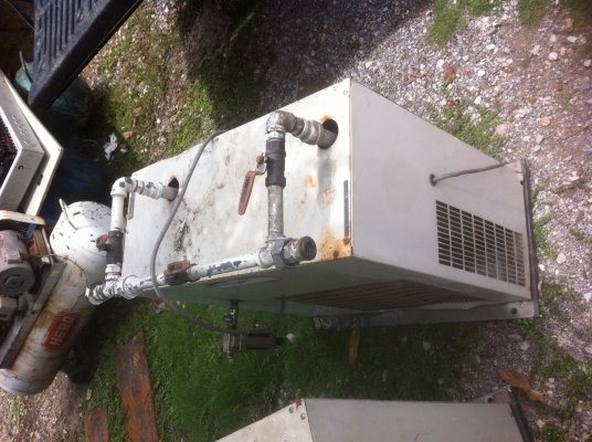 เครื่องทำลมให้แห้ง Air Dryer ของยี่ห้อ Topre ใช้ไฟบ้าน 220 V. เฟสเดียว ต่อใช้งานง่ายการทำความเย็นในระบบ