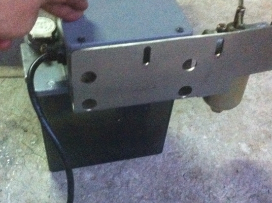 เครื่องจ่ายฝองละอองน้ำมันเข้าระบบลมเพื่อช่วยให้อุปกรณ์ต่างๆที่มีการเคลื่อนที่