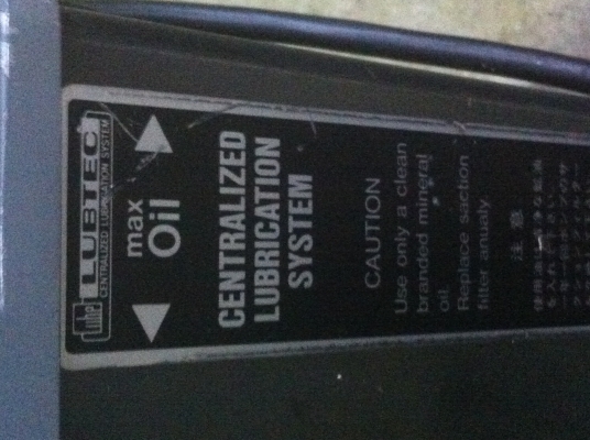 เครื่องจ่ายฝองละอองน้ำมันเข้าระบบลมเพื่อช่วยให้อุปกรณ์ต่างๆที่มีการเคลื่อนที่