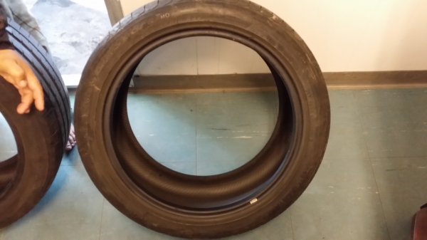 ขายยางYOGOHAMA255-40R18ปี11ไม่เคยปะยางไม่บวม ขายยางYOGOHAMA255-40R18ปี11ไม่เคยปะยางไม่บวม