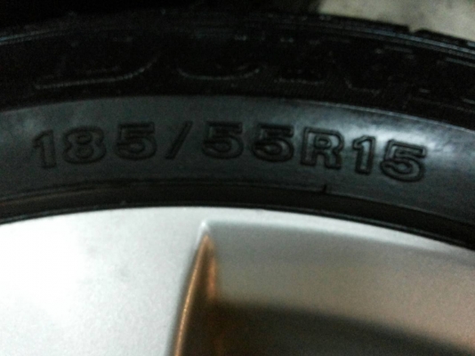 ล้อเดิม MAZDA2 ขอบ15พร้อมยาง 185-55R15 ล้อเดิม MAZDA2 ขอบ15พร้อมยาง 185-55R15