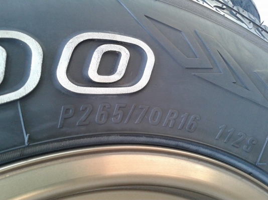 ขายครับ te37x offset - 0 พร้อมยาง maxxis at 265/70/16 ปี 12 ดอก 70\% และยางอีกชุด hankook at 265/75/16 ปี 13 ดอก 85\% ลองดูก่อนครับ ขายครับ te37x offset - 0 พร้อมยาง maxxis at 265/70/16 ปี 12 ดอก 70\% และยางอีกชุด hankook at 265/75/16 ปี 13 ดอก 85\% ลองดูก่อนครับ