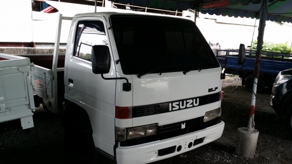 ขายรถอีซุดีเซล2238ccป้ายไม่ติดเวลา4ล้อ