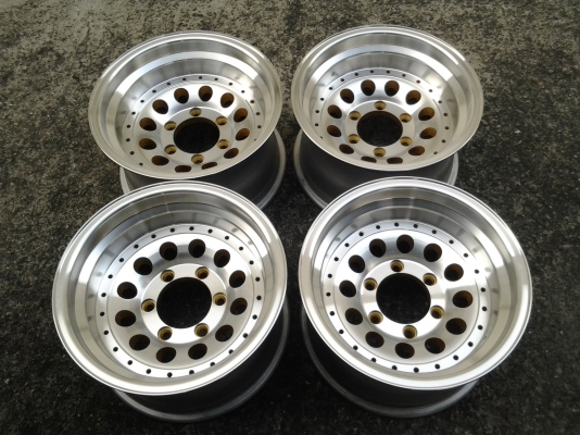 มาใหม่อีกชุดครับหยดนำ้ขอบ15"กว้าง8.5"ไม่มีซ่อมสวยมากๆ