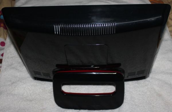 DELL Vostro 320 ALL IN ONE พร้อมใช้งาน รูปทรงทันสมัยจาก DELL ราคา 7500 บาท ไม่รวมค่าจัดส่ง