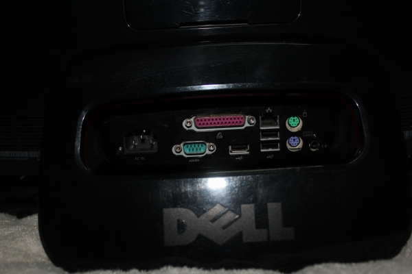 DELL Vostro 320 ALL IN ONE พร้อมใช้งาน รูปทรงทันสมัยจาก DELL ราคา 7500 บาท ไม่รวมค่าจัดส่ง