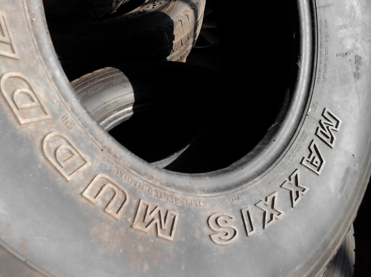 33X12.5R15  MAXXIS MUDDER BUCKSHOT  มี 2 เส้น TEL.081-427-3941